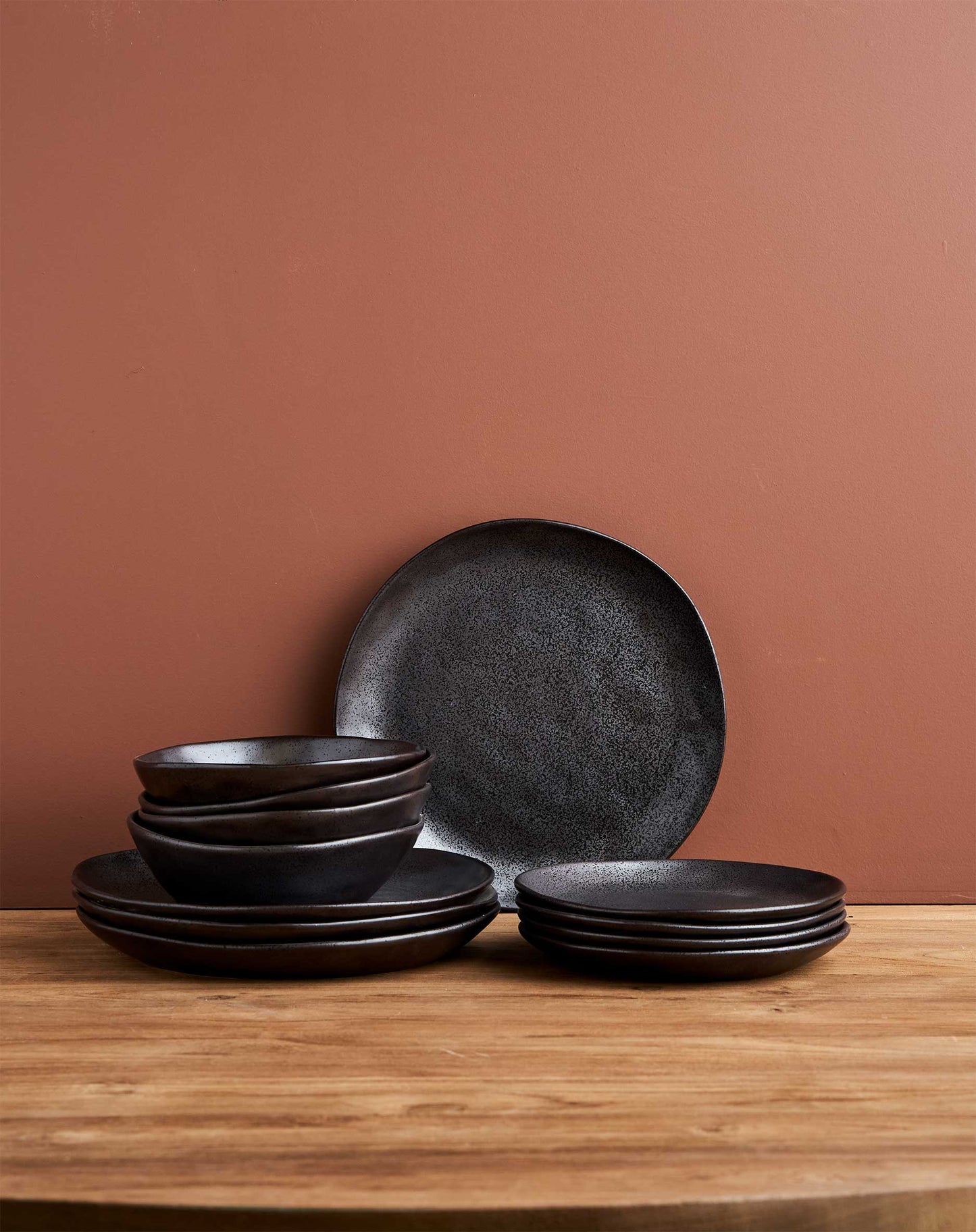 12-Piece Earth Dinnerware Set/Black